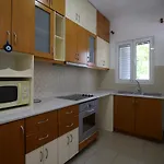 Отель Kapllani