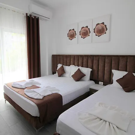 Kapllani Hotel 3*