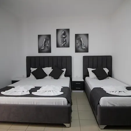 Kapllani Hotel 3*